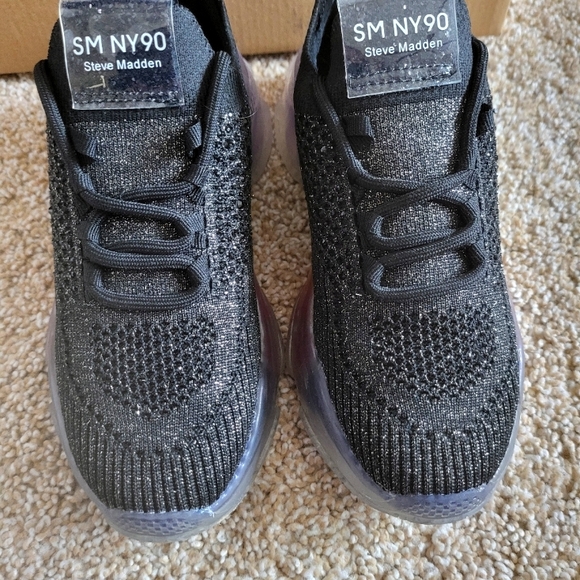 ♥️EUC♥️ STEVE MADDEN GIRLS SNEAKERS - Picture 5 of 9